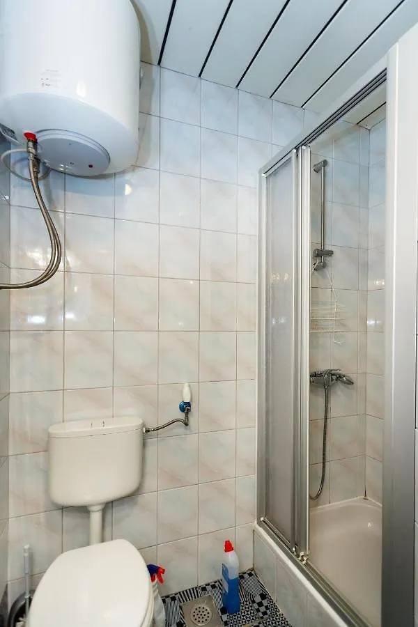 Apartmani Mili Malinska 0*,