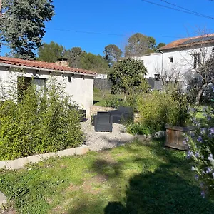 https://superbe-annexe-de-villa.fr-provencehotel.com